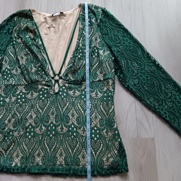 Venus Lace Long Sleeve Plunging V-neck Top Green Nude Large - Picture 9 of 13